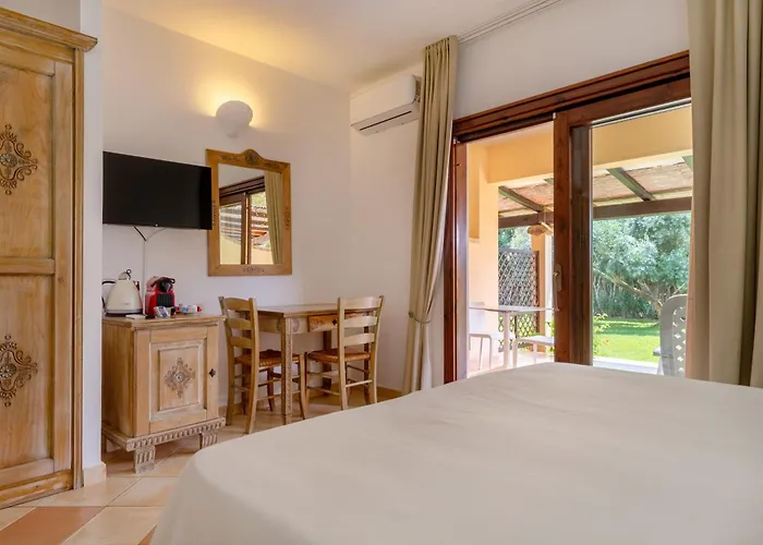 Porto Giunco Residence